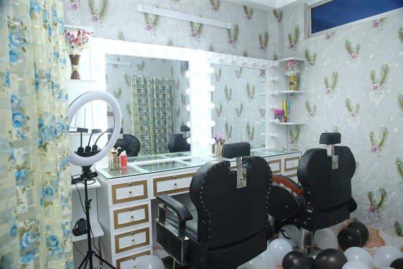 Kumkum's makeover Studio