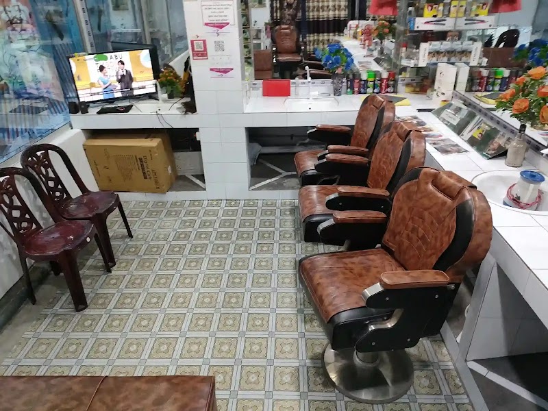 Dhaka Hair Cutting