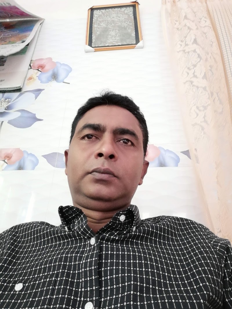 মদিনা হেয়ার ড্রেসার