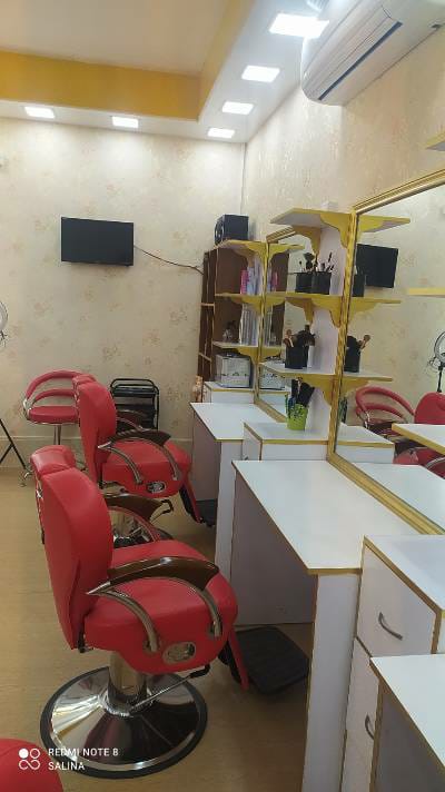 Salina's Makeover and Salon