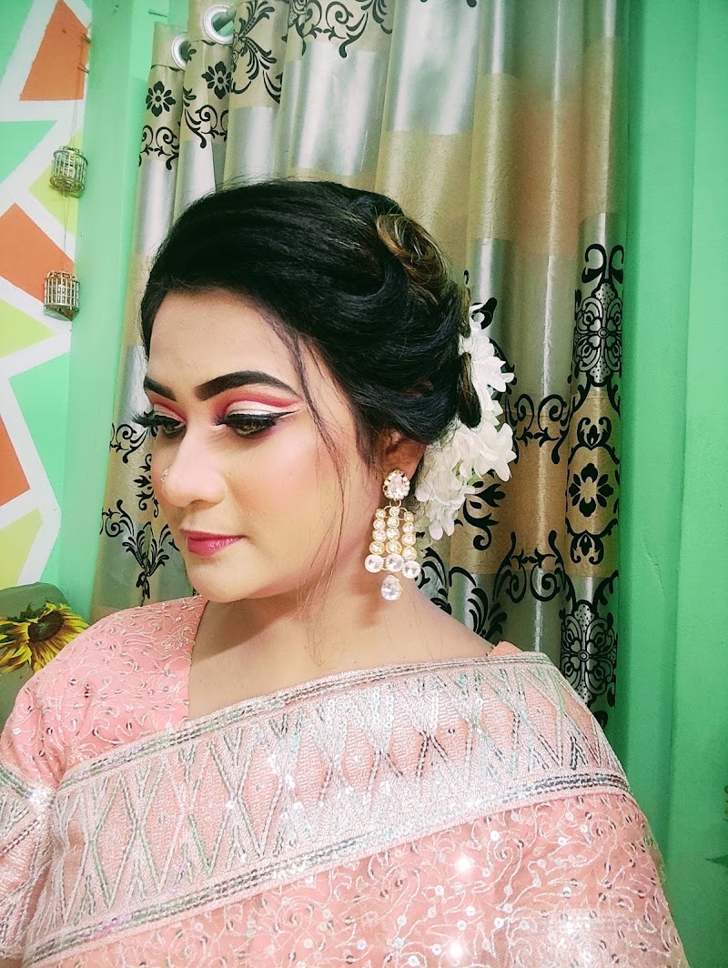 Sara' Makeover Best Beauty Parlor In Lalbag